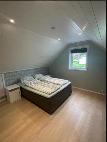 Leilighet Med Gratis Parkering Og Wifi Kristiansund Ngoại thất bức ảnh